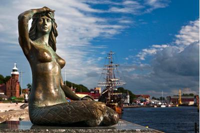 The siren monument on the Eastern mole in Ustka